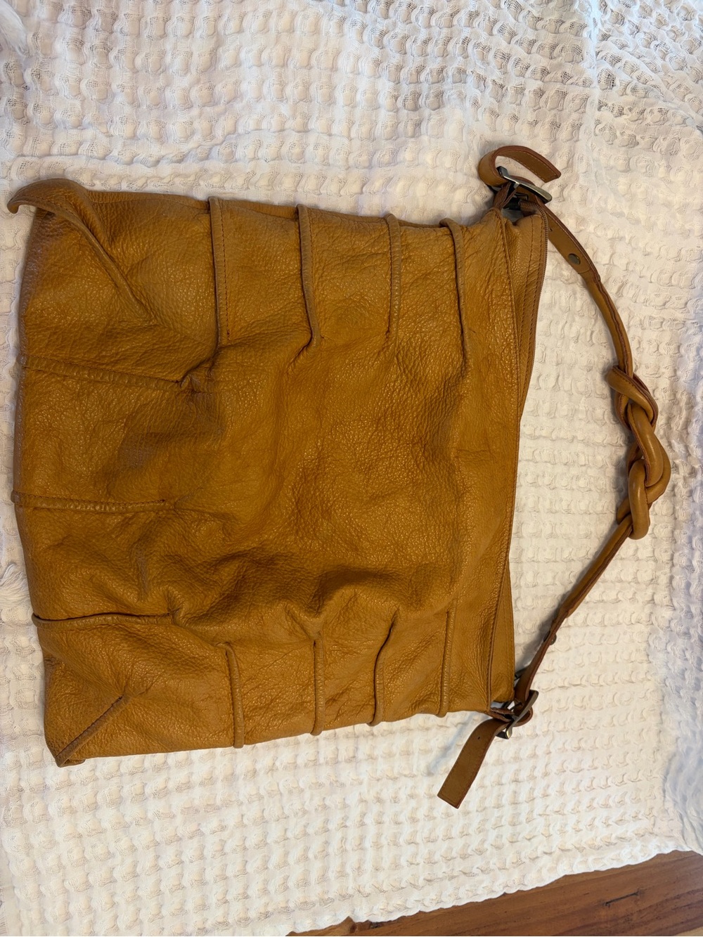 Source Unknown Cognac Leather Hobo with thickly Knotted Strap